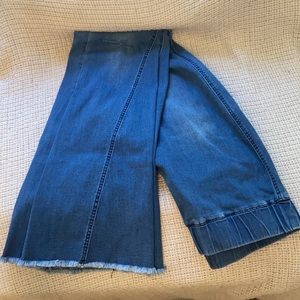 Bell bottom jeans boutique
